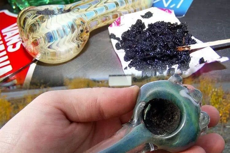 marijuana resin from plant and pipe
