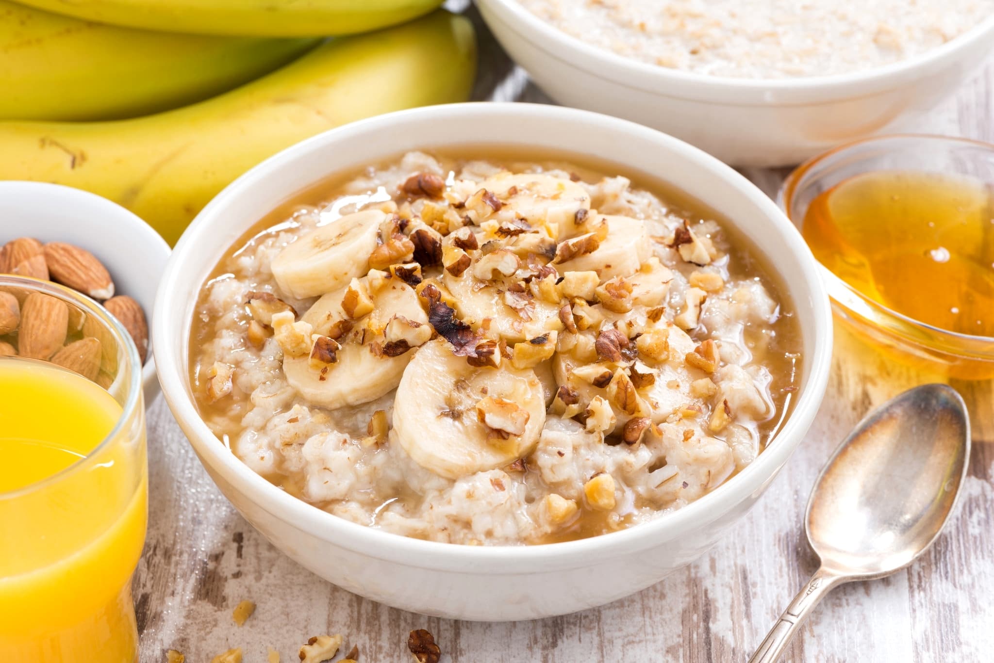 For people with diabetes, oats may be a healthy everyday addition to a diet in moderation. There is no one-size-fits-all diabetes diet, however, and while eating oats, people should track their blood sugar levels to determine if they are the right option. The best are steel-cut or rolled whole grain oats. For any added ingredients, be sure to look out. Finally, oats are not a cure for diabetes, although they are nutritious. When implemented into a diabetic meal plan, they will help manage symptoms, but nothing can replace adequate diabetes medical care.