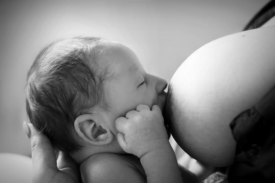 Breastfeeding causes mom and baby poop to smell alike